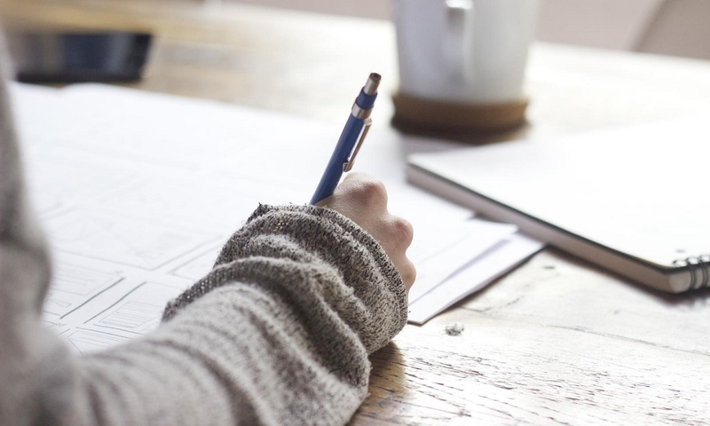 Cách sử dụng cụm từ back and forth