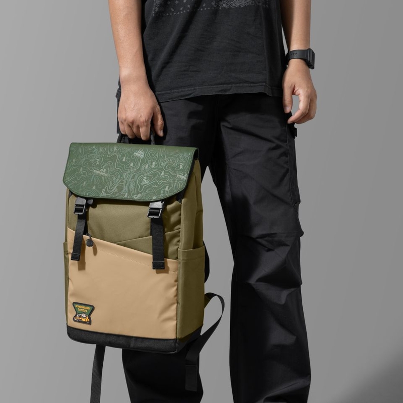 balo-tomtoc-t64-slash-flip-rucksack-16-inch-t64m1t1gc-1.jpg