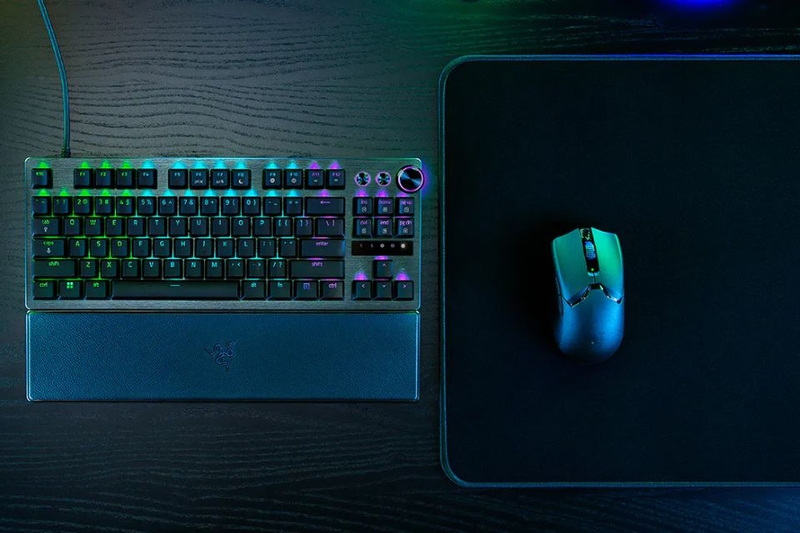 Razer Huntsman V3 Pro Tenkeyless - Thiết kế Tenkeyless với mặt nhôm gia cố chắc chắn