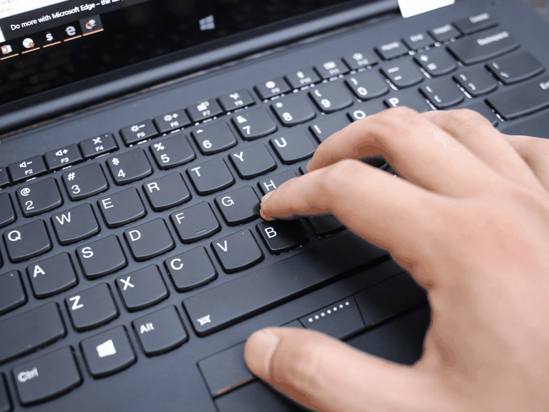 bàn phím laptop Lenovo không gõ được 1