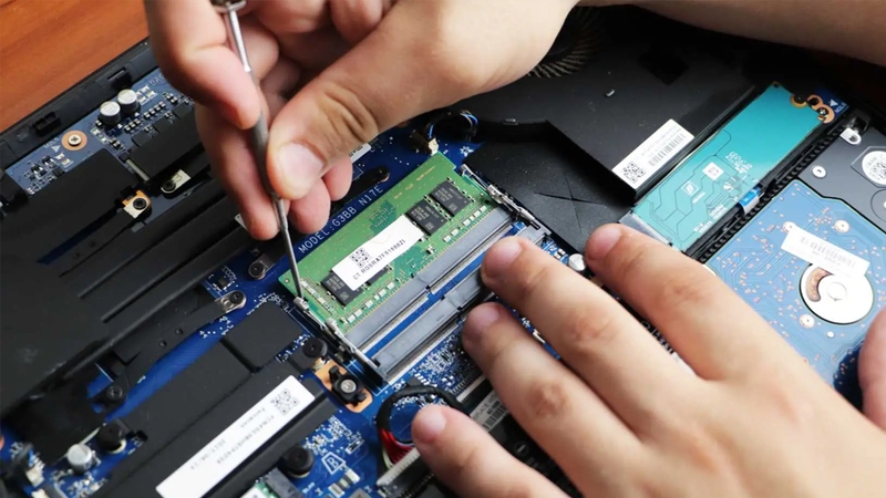 Khi gặp lỗi phần cứng người dùng nên mang đến cửa hàng