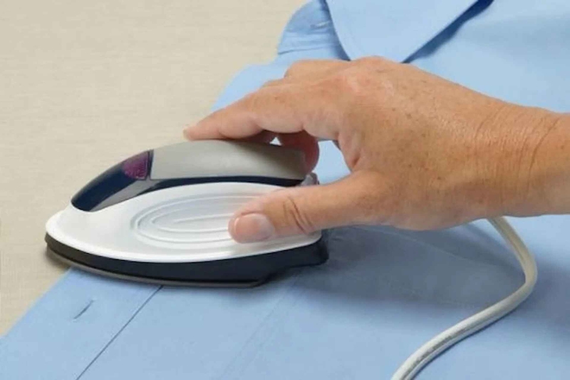 bàn ủi du lịch hình 1