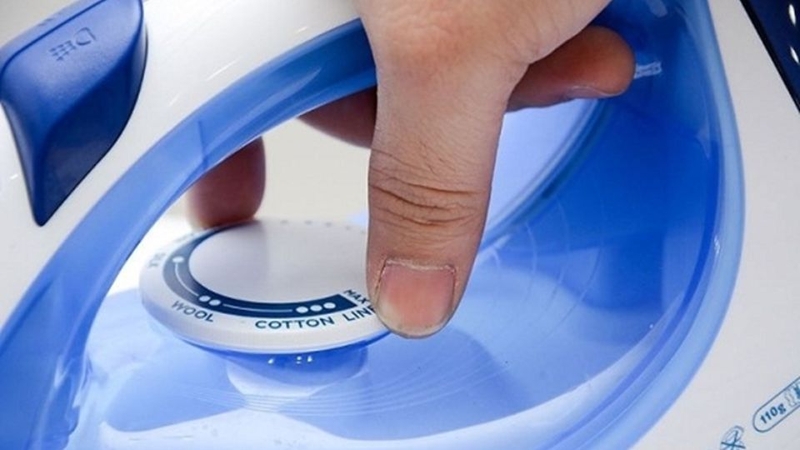 bàn ủi hơi nước bị rò điện 1