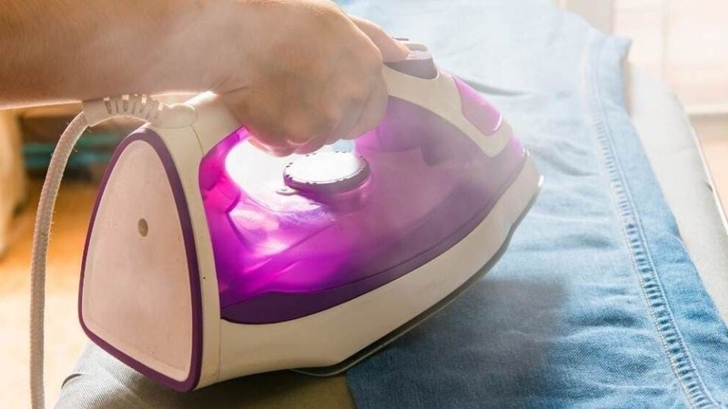 bàn ủi hơi nước không phun hơi mạnh 5