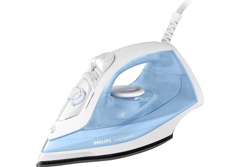 Philips GC1740/20 trang bị công suất 2.000 W, mặt đế chống dính và chức năng xả cặn tiện lợi