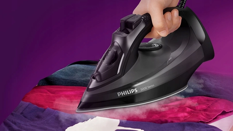 Đánh giá bàn ủi hơi nước Philips DST5040/80 4