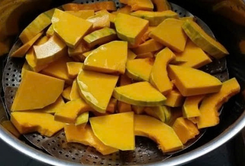 bánh bí đỏ chiên ảnh 2