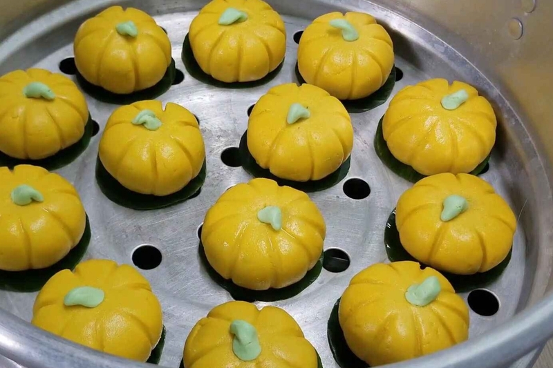 bánh bí đỏ nhân đậu phộng hình 13