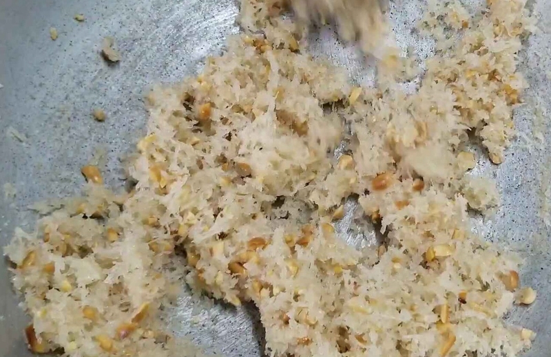 bánh bí đỏ nhân đậu phộng hình 6