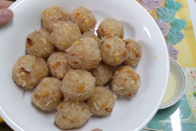 bánh bí đỏ nhân đậu phộng hình 7