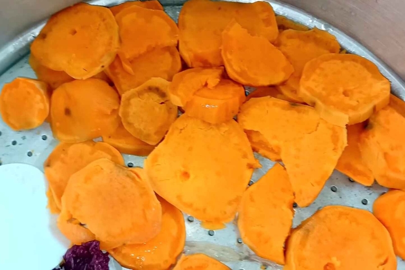 Hấp khoai lang vàng