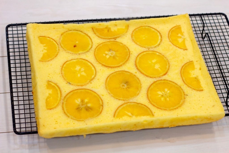 bánh bông lan cuộn cam 5