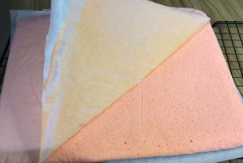 bánh bông lan cuộn kem tươi 10