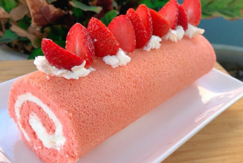 bánh bông lan cuộn kem tươi 14