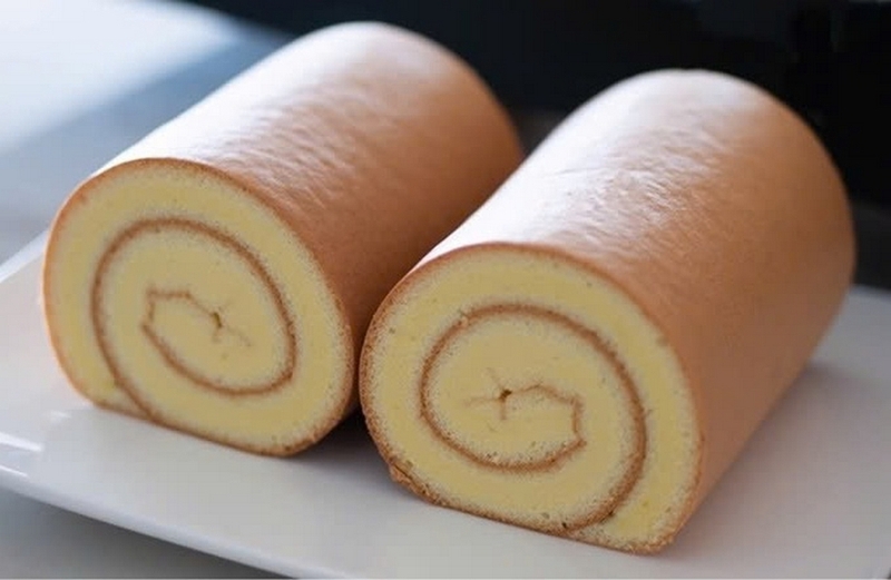 Bánh bông lan cuộn nhân khóm ảnh 1