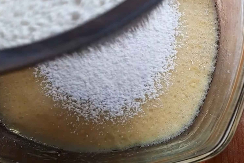 bánh bông lan mật ong hình 6