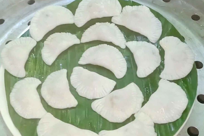 bánh bột lọc tôm hình 8