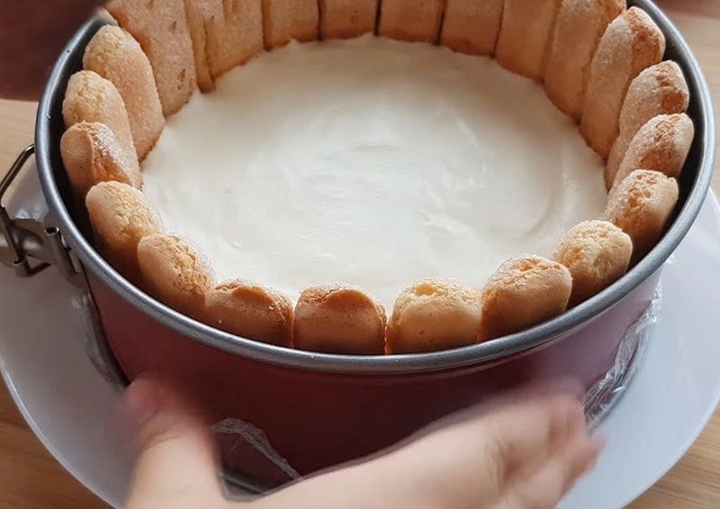 Bánh charlotte dưa hấu sữa chua ảnh 4