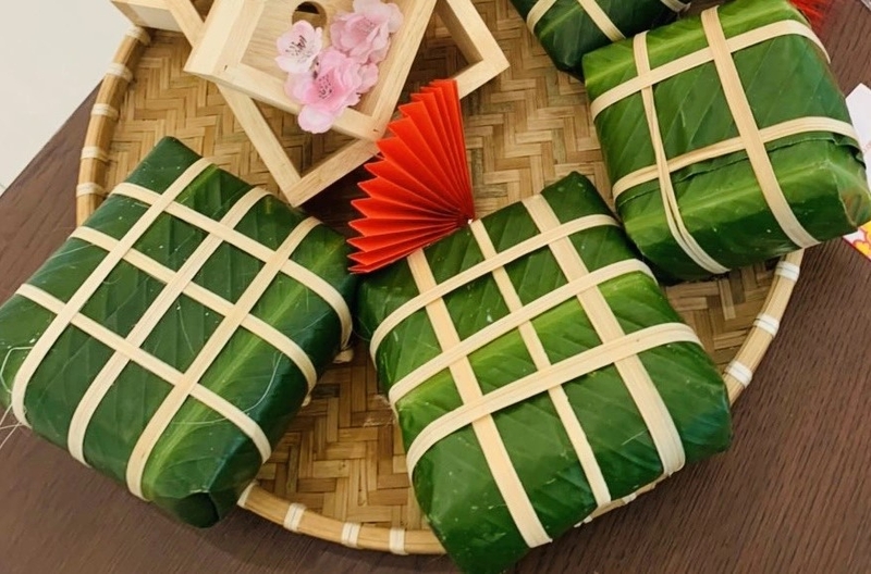 Bánh chưng tượng trưng cho đất Mẹ