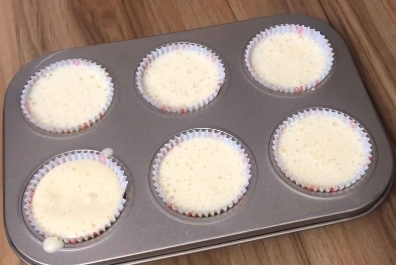 bánh cupcake bông lan mật ong hình 6