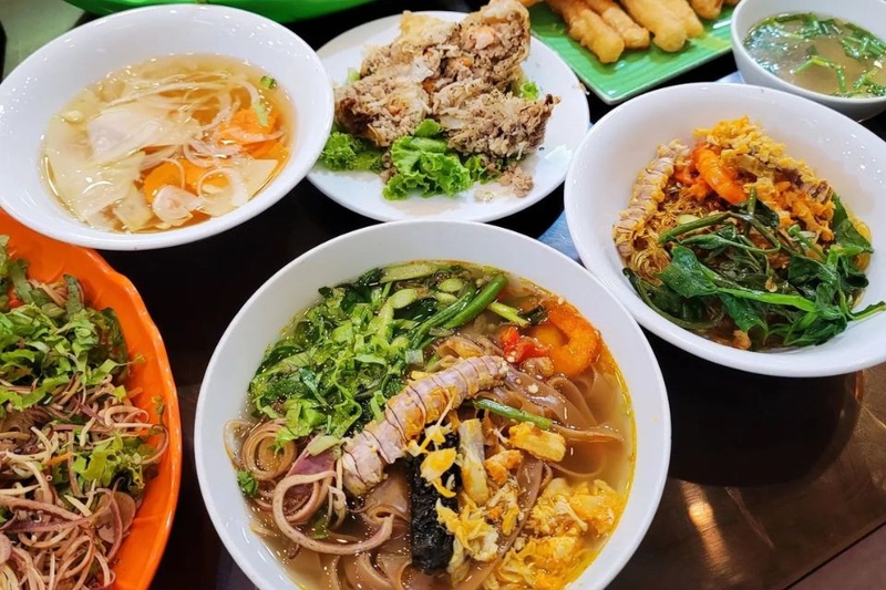 bánh đa cua bà cụ đầy đủ