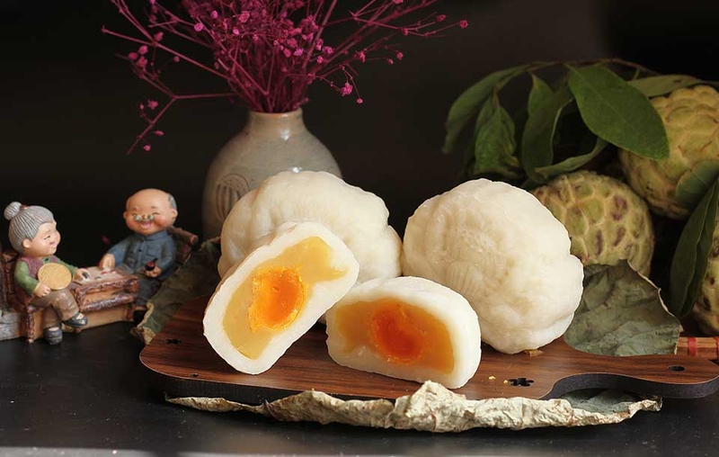 Bánh dẻo nhân đậu xanh trứng muối - 01