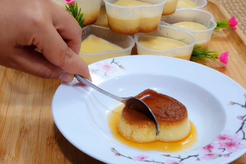 Thành phẩm bánh flan sầu riêng mịn béo hoàn hảo
