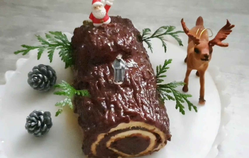 Bánh gato cuộn hình khúc củi 7