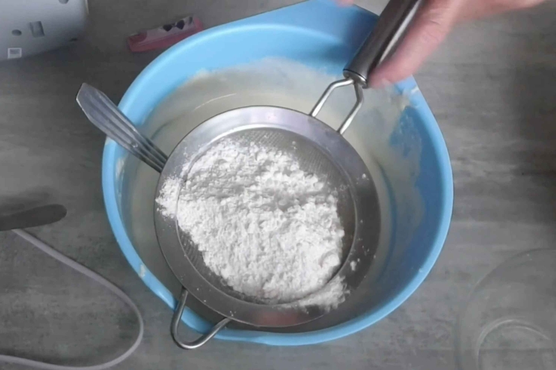 Bánh gato cuộn hình khúc củi 2