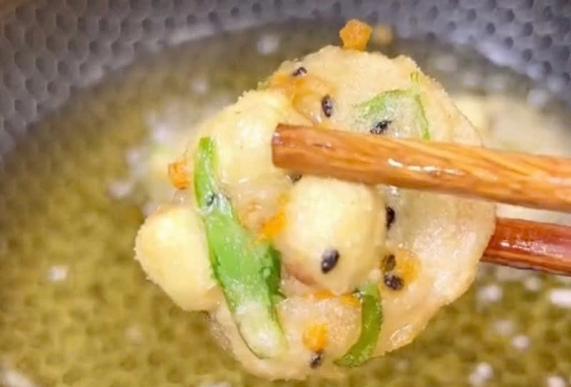 bánh hạt sen chiên giòn ảnh 4