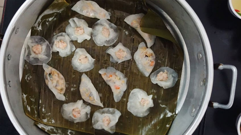 Hấp bánh hoa hồng Hội An