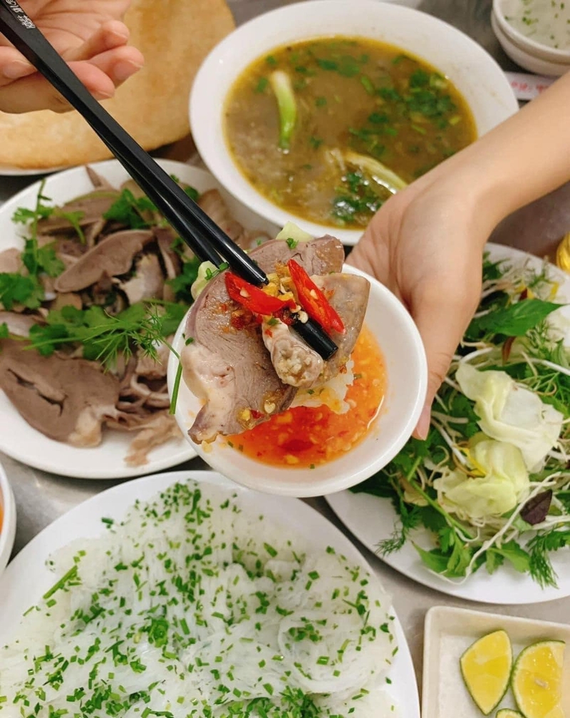 dac san banh hoi chao long binh dinh