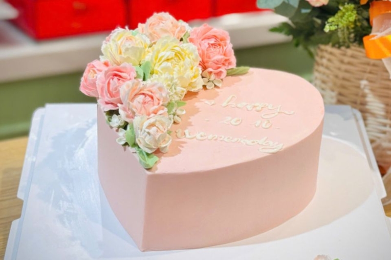 Thể hiện thông điệp qua chiếc bánh