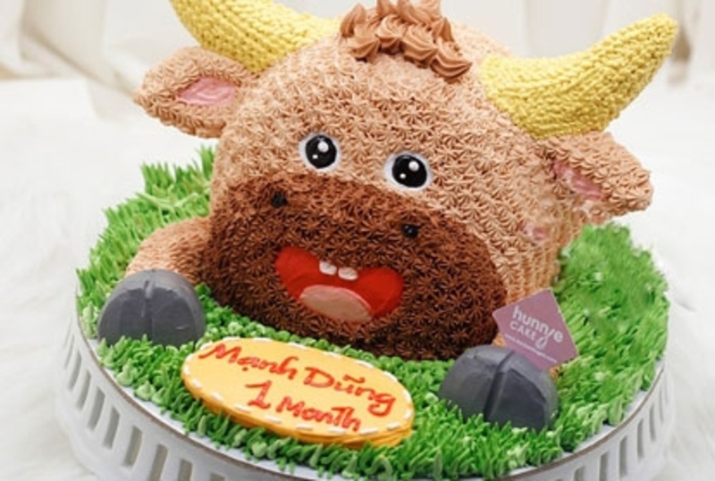 Mẫu bánh kem con trâu ấn tượng