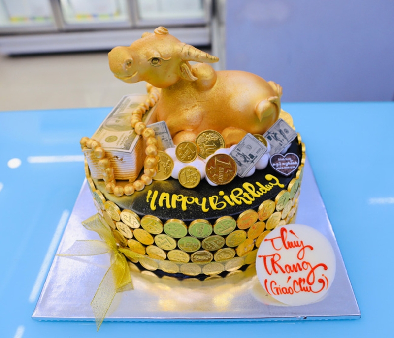 Bánh kem con trâu biểu tượng của sự giàu sang