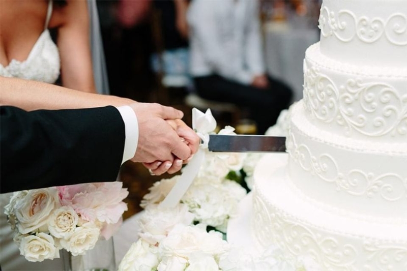 Chất liệu bánh kem cưới