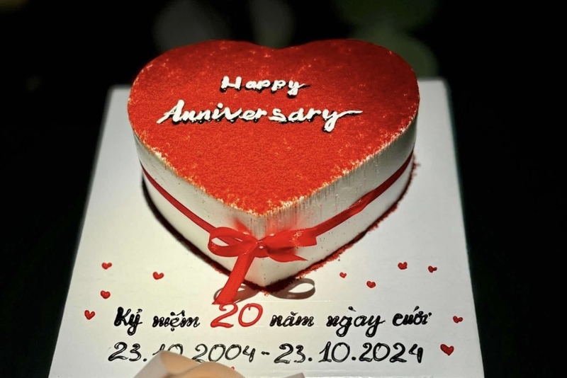 bánh kem Happy Anniversary 20