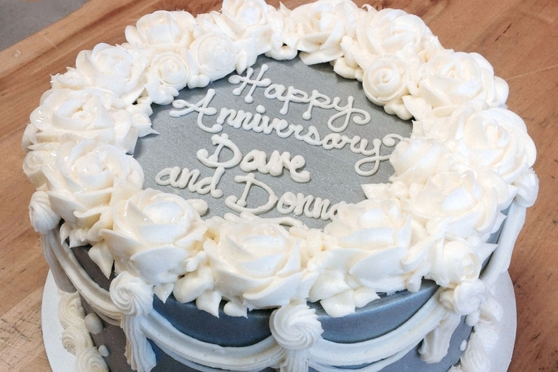 bánh kem Happy Anniversary 24