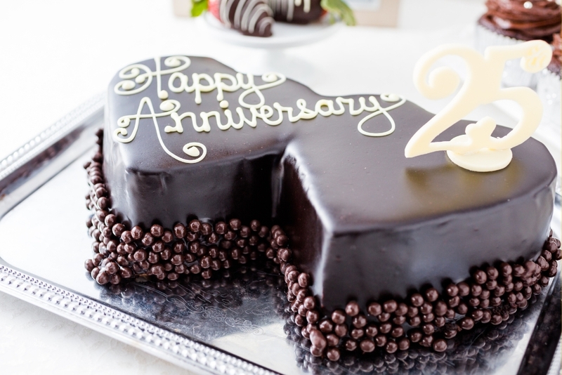 bánh kem Happy Anniversary 28