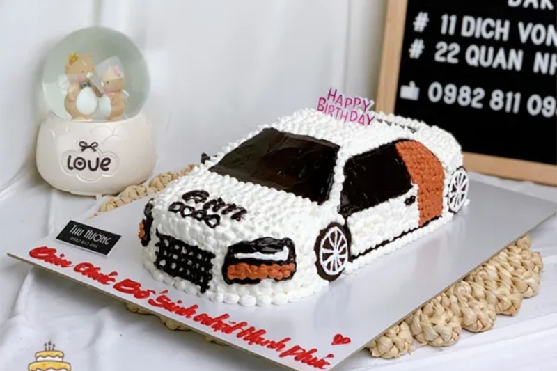 Bánh kem hình chiếc xe 5