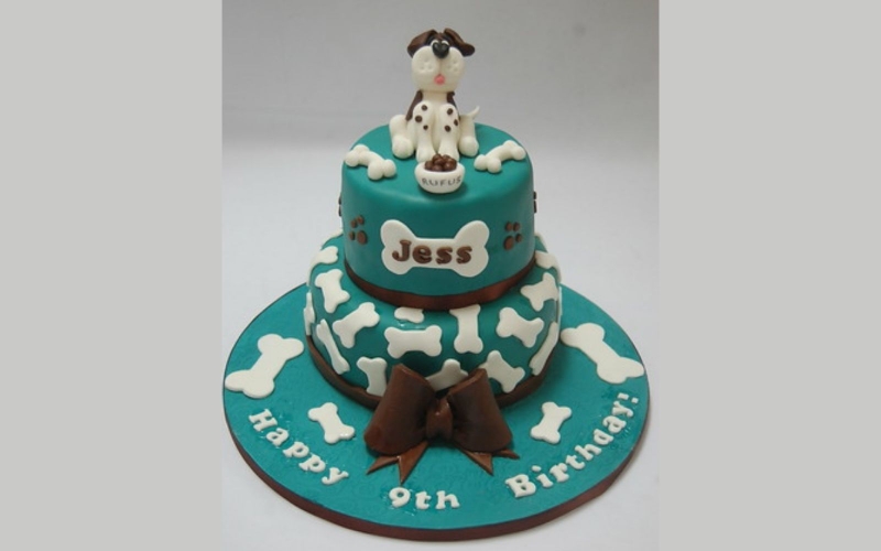 Bánh kem hình con chó 2 tầng sang trọng 1