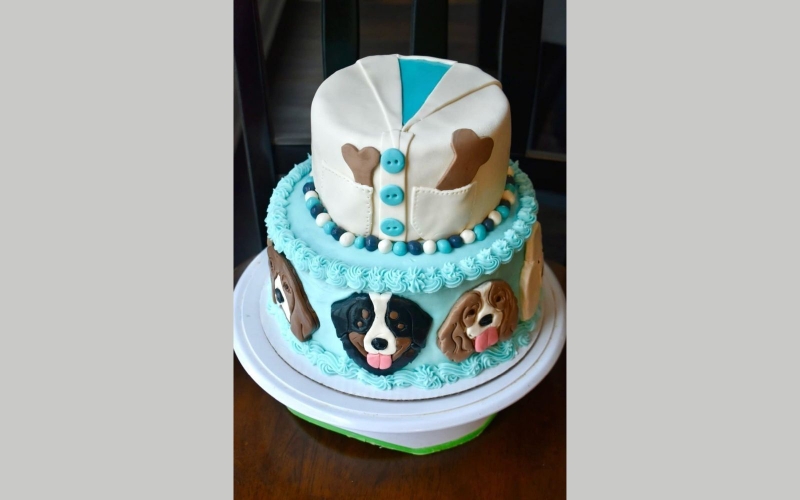 Bánh kem hình con chó 2 tầng sang trọng 5