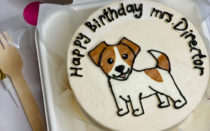 Bánh kem hình con chó đơn giản, tinh tế 2