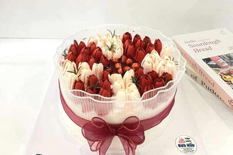 Bánh kem hoa tulip 5