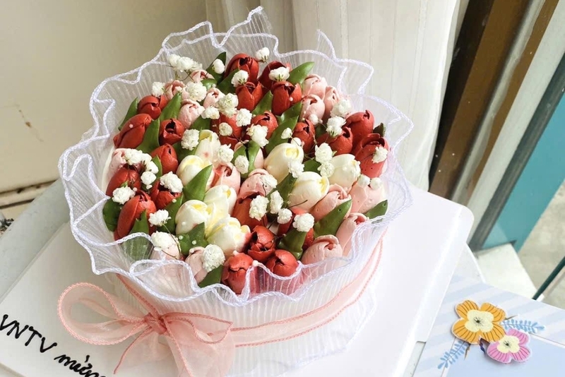 Bánh kem hoa tulip 11