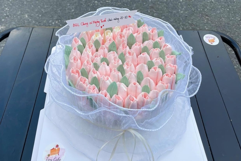 Bánh kem hoa tulip 6
