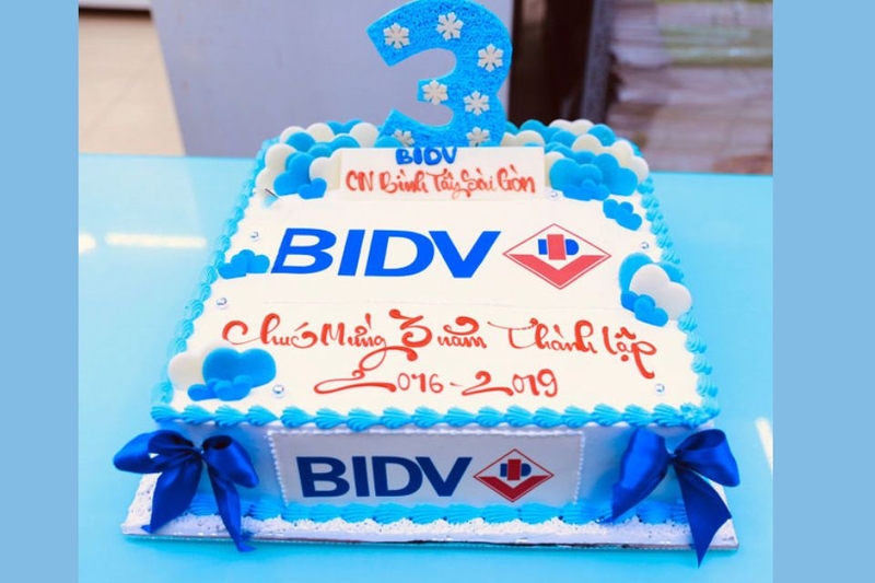 Bánh kem khai trương