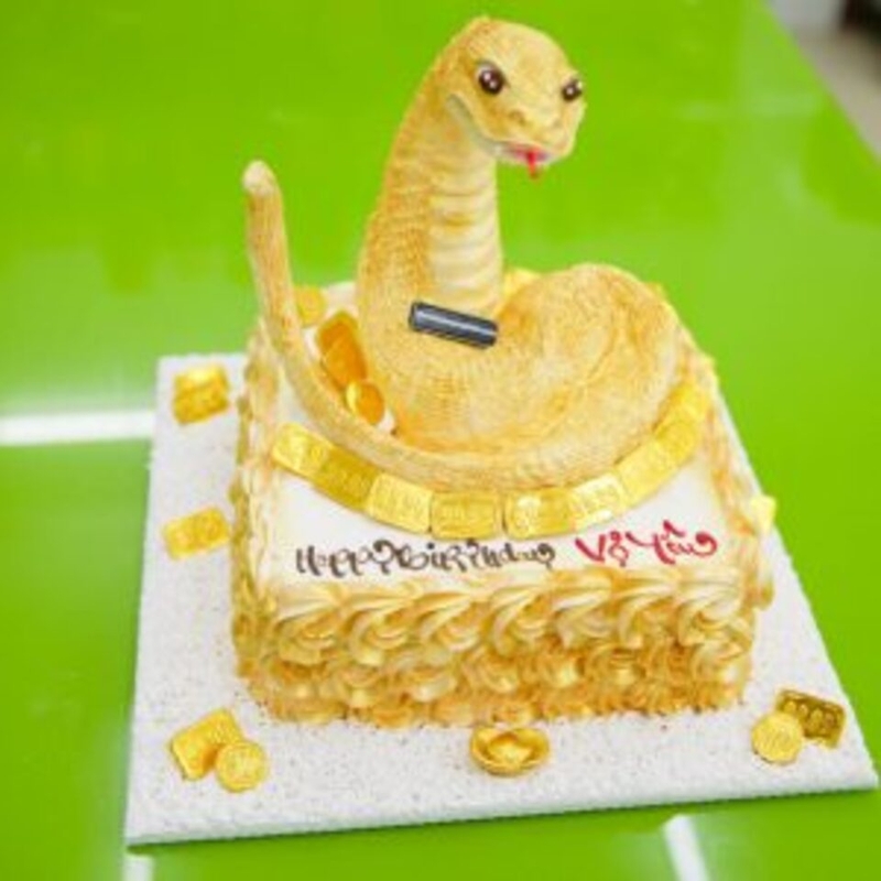 Tổng hợp những mẫu bánh kem con rắn 7