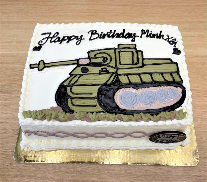 bánh kem xe tăng 8