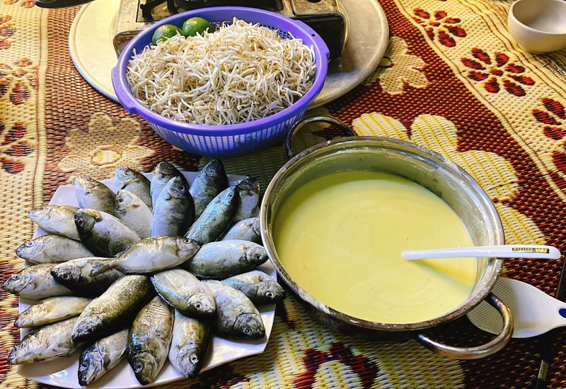 Nguyên liệu cho món bánh khoái cá kình